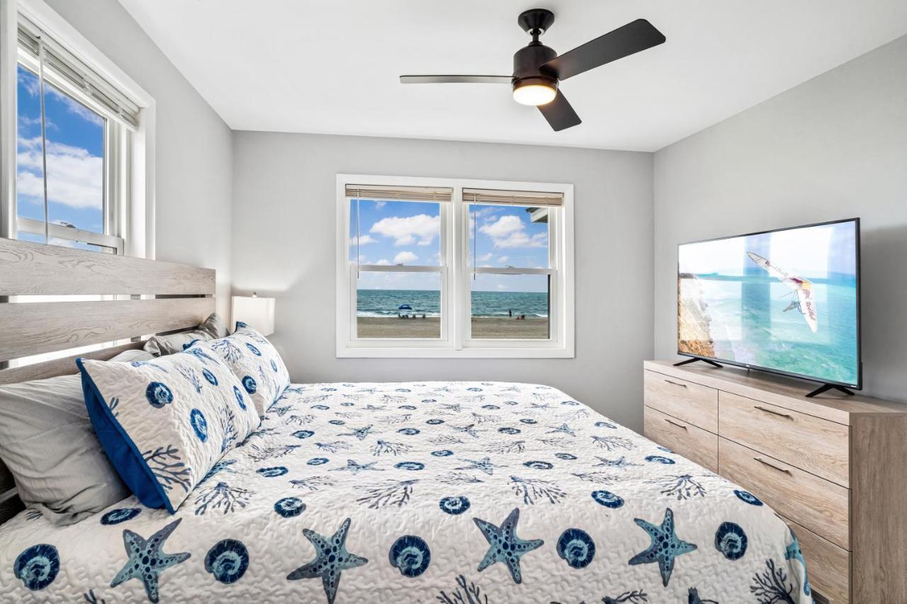 Vila Ocean Daze - Sleeps 22, Direct Oceanfront, Renovated May 2022 Holden Beach Exteriér fotografie