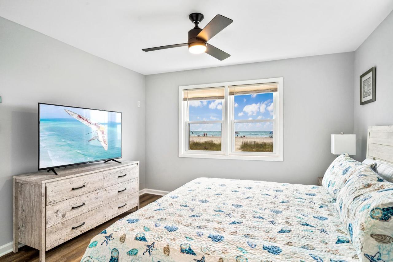 Vila Ocean Daze - Sleeps 22, Direct Oceanfront, Renovated May 2022 Holden Beach Exteriér fotografie